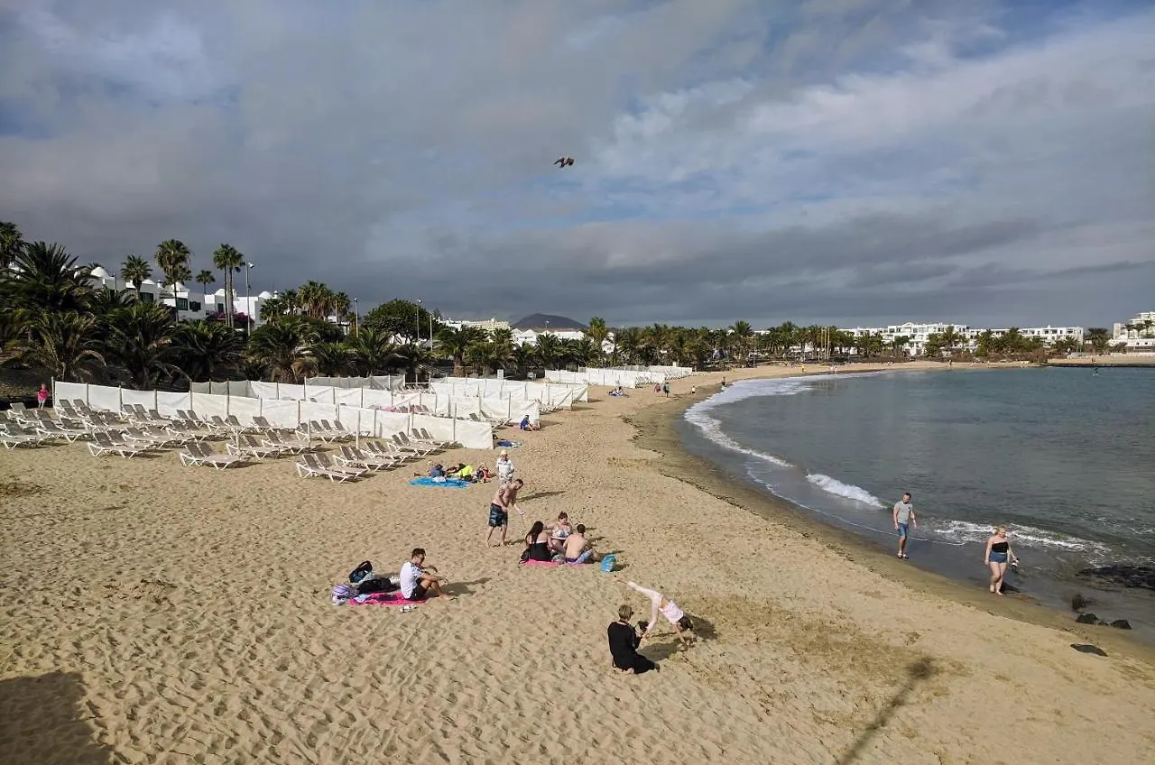 Ground Floor Apartment Suite With Private Garden, Los Charcos Costa Teguise