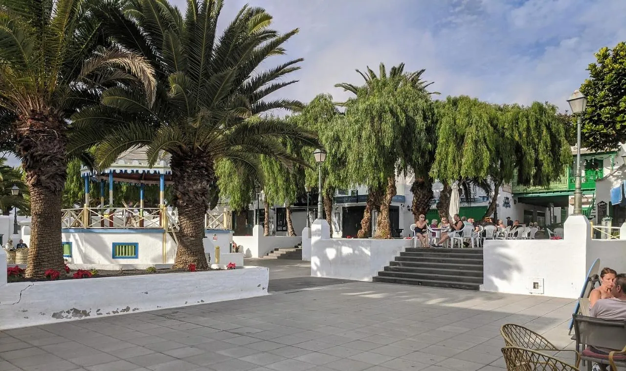 Ground Floor Apartment Suite With Private Garden, Los Charcos Costa Teguise