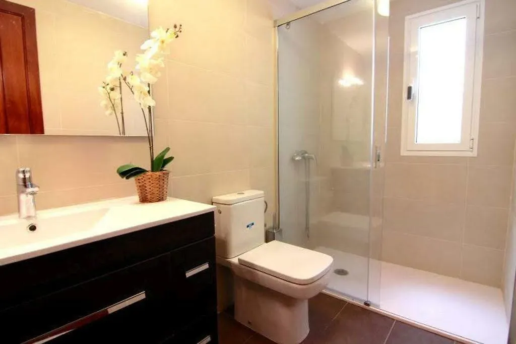 Ground Floor Apartment Suite With Private Garden, Los Charcos Costa Teguise